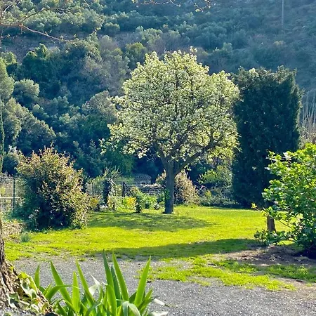 Lägenhet 3 Star 3 Bed Air Conditioned Quertineux 100m To Historic 4 Cathar Chateaux Access To A Very Pretty Riverside Garden!!