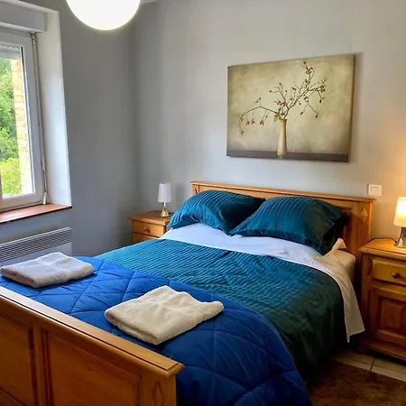 3 Star 3 Bed Quertineux Historic 4 Cathar Chateaux Lastours Air Conditioned Apartment Lastours