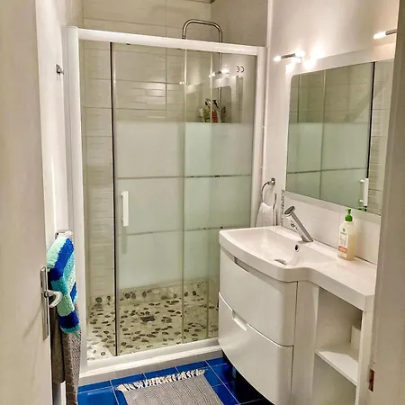3 Star 3 Bed Quertineux Historic 4 Cathar Chateaux Lastours Air Conditioned Apartment