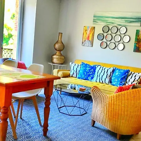 3 Star 3 Bed Quertineux Historic 4 Cathar Chateaux Lastours Air Conditioned Apartment Lastours